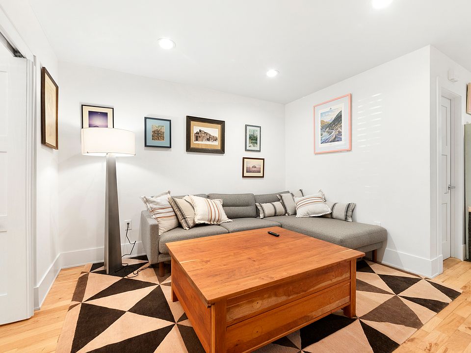 1st image of 505 Bainbridge St #1