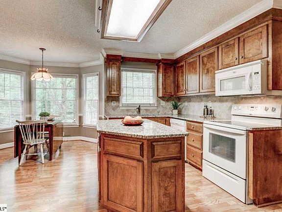 5th image of 235 Shannon Lake Cir