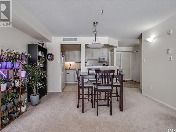 4th image of 1850 Main St #220