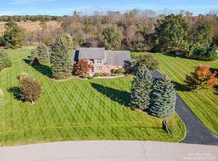 5635 Shelly Ct, Saline, MI 48176
