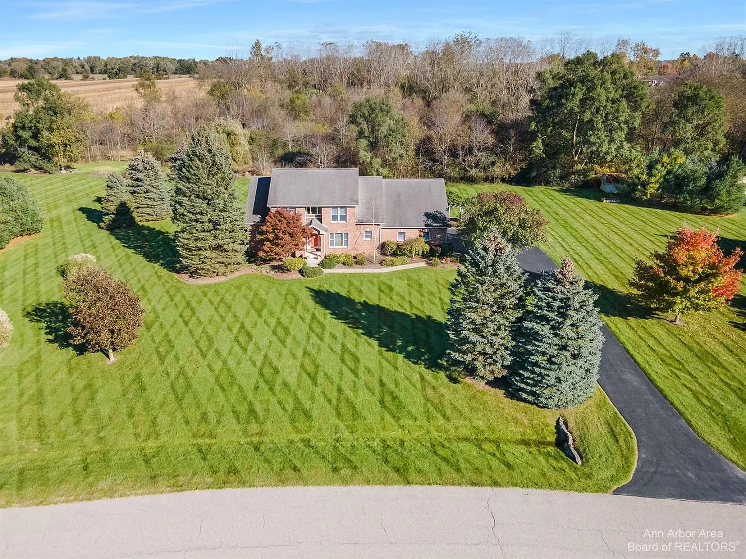 5635 Shelly Ct photo 1