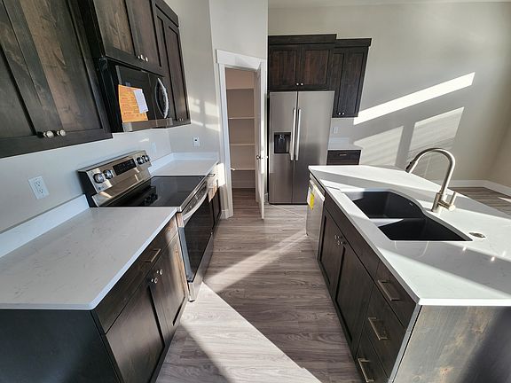 5th image of 3092 Peacock Ln