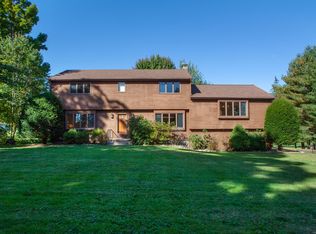 71 Maple Ave, Bloomfield, CT 06002