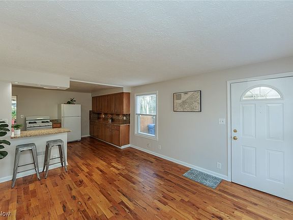 4th image of 14315 Rainbow Ave
