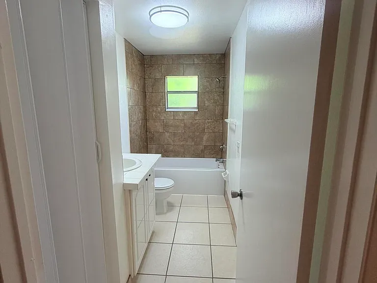 36 Elton St #B — Photo 11