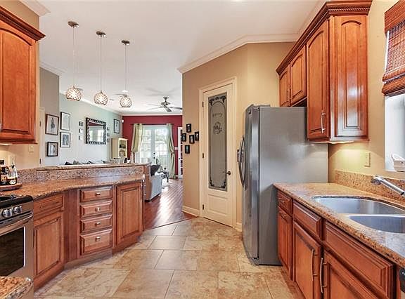 5th image of 6960 Gen Haig St #B