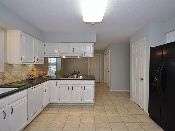 5th image of 13622 Cedar Point Dr
