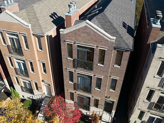 4th image of 3749 S Michigan Ave #3