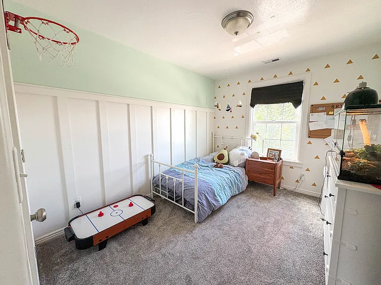 98 N 1650 E — Photo 20