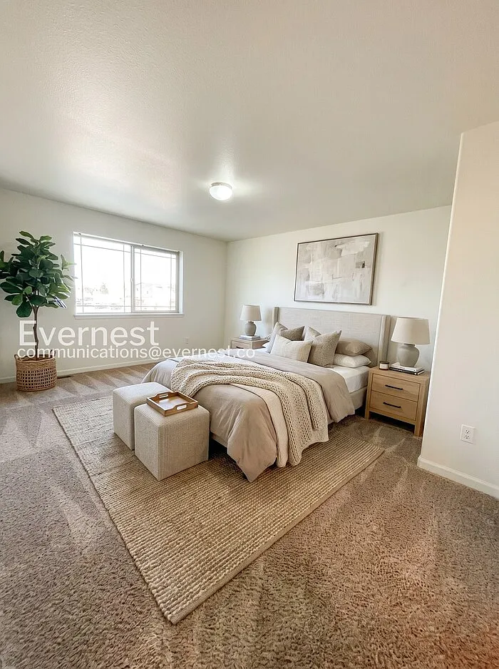 4 bed, 4.0 bath, 2500 sqft, $2,395 — Photo 4