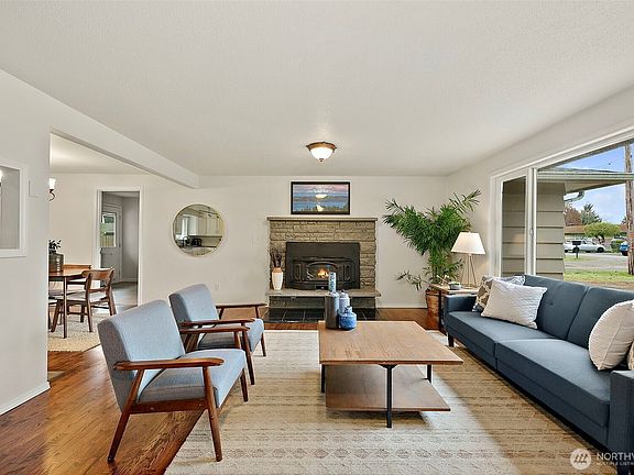 4th image of 211 170th Street E