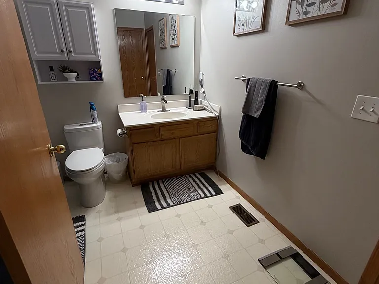 17926 Linwood Ct — Photo 5