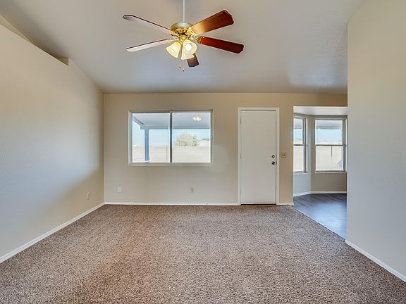5th image of 1598 E Krystal St