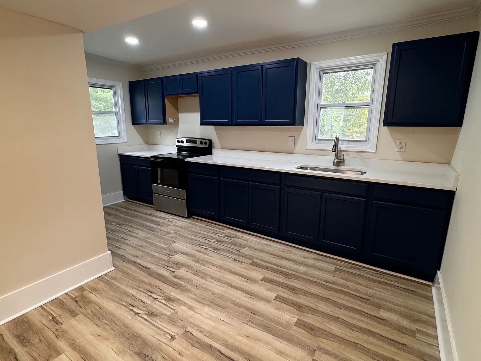 2 bed, 900 sqft, $1,200 — Photo 4