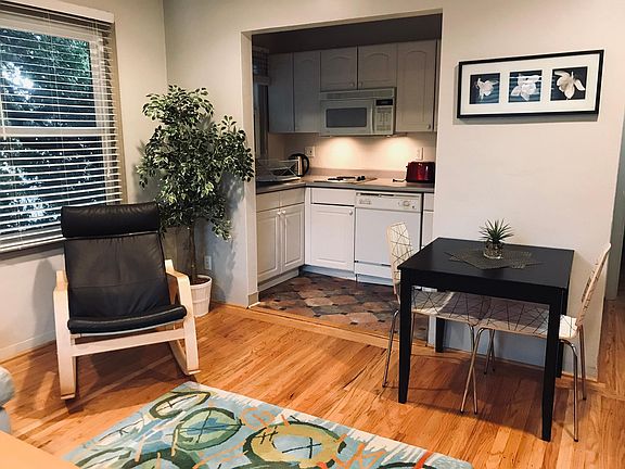 3rd image of 745 Cowper St #6