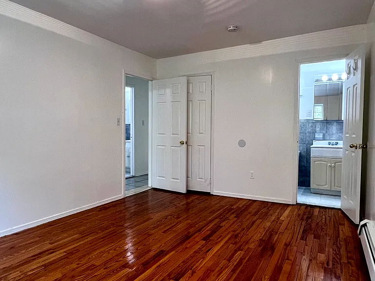2065 E 57th St — Photo 12