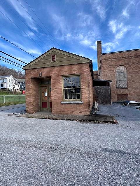 240 E 4th St, Emporium, PA 15834 - photo 5