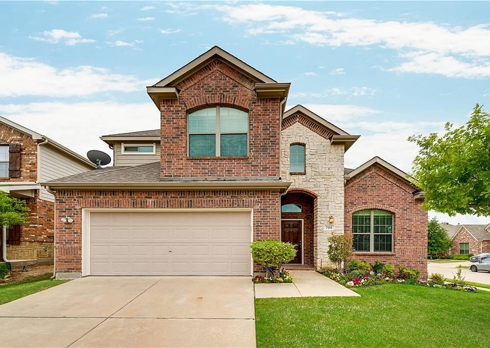 1st image of 700 Lake Grove Dr