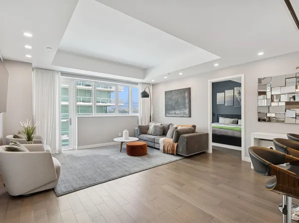 800 Avenue At Port Imperial image 5 of 33