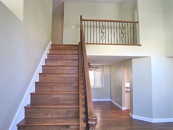 Vaulted ceilings at entrance