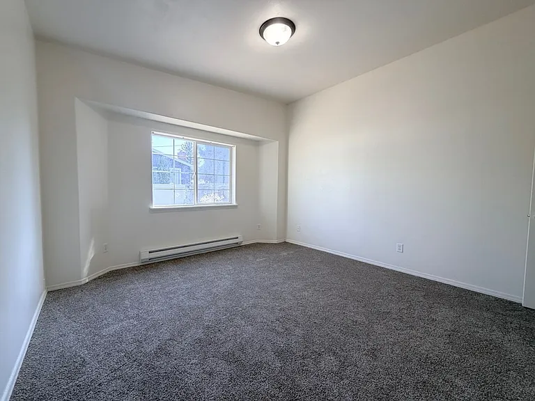 1444 Evergreen Dr — Photo 9