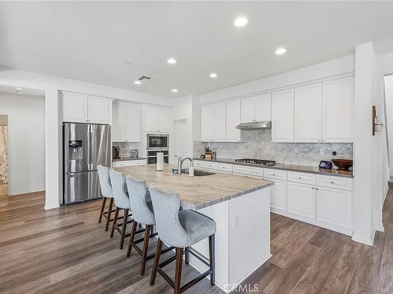 1470 Elliott Ct — Photo 11