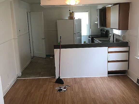 3rd image of 226 Newell Dr