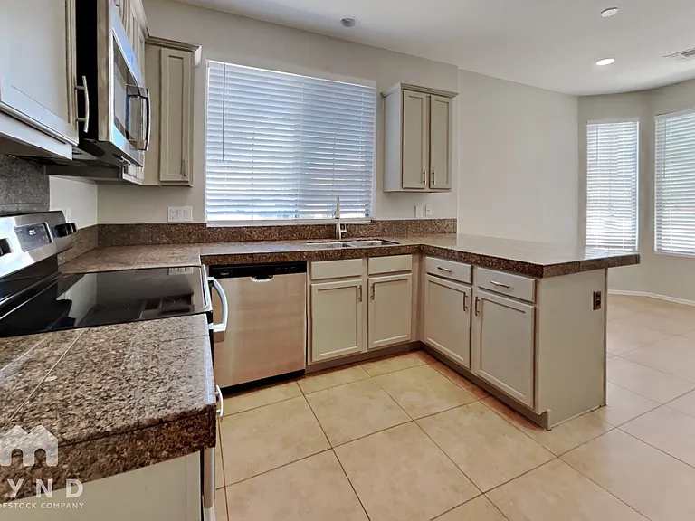41201 N Yorktown Trl — Photo 9