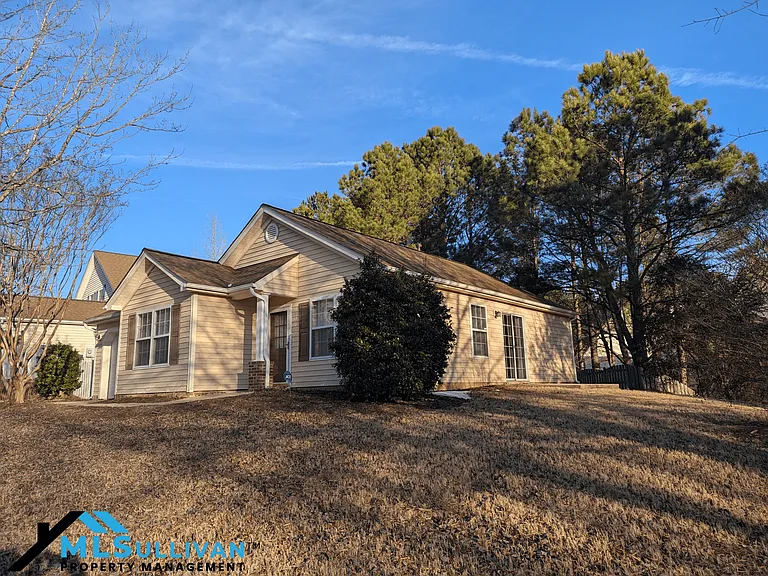 5015 Silhouette Dr — Photo 1