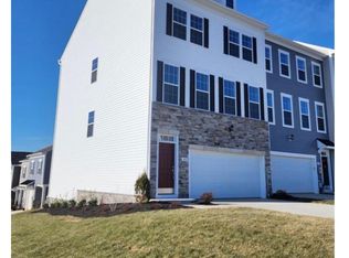 42 Stafford Pl, Falling Waters, WV 25419