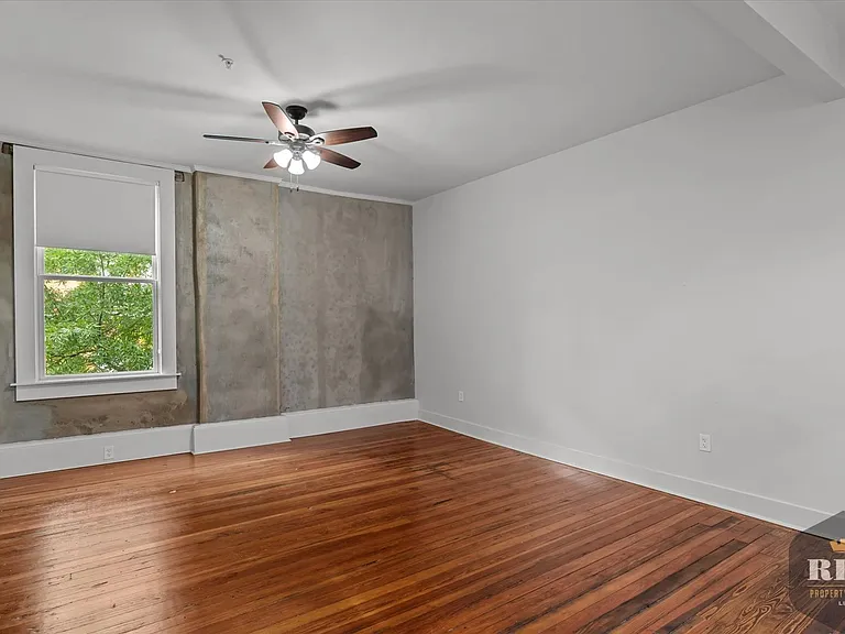 212 Seventh St. — Photo 8