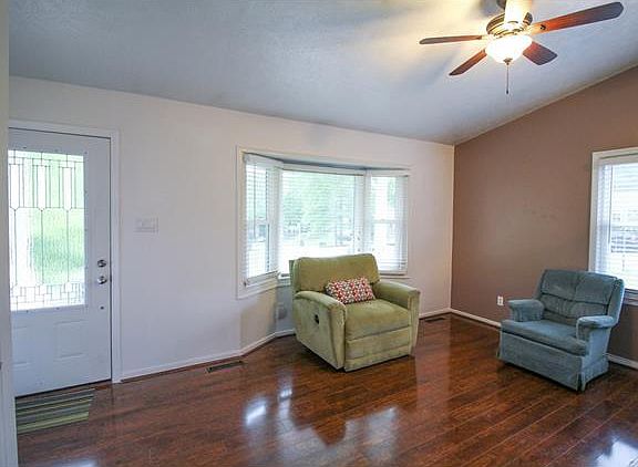 5th image of 4952 Newross Ct