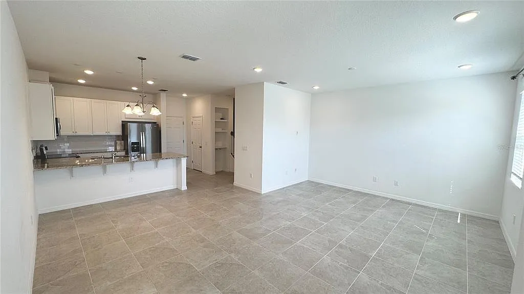 3 bed, 2.5 bath, 1685 sqft, $2,500 — Photo 2