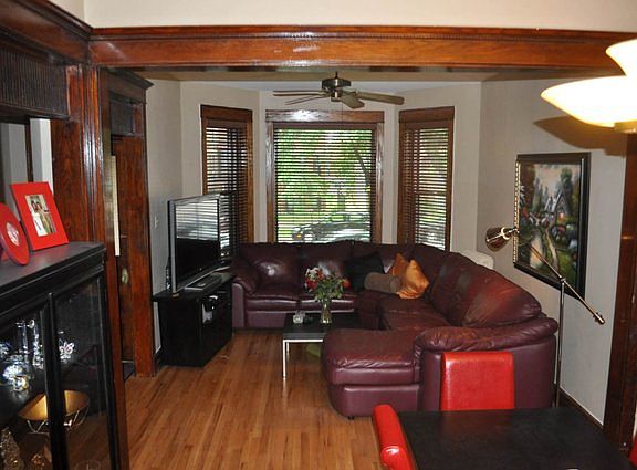 2nd image of 1340 W Newport Ave #1