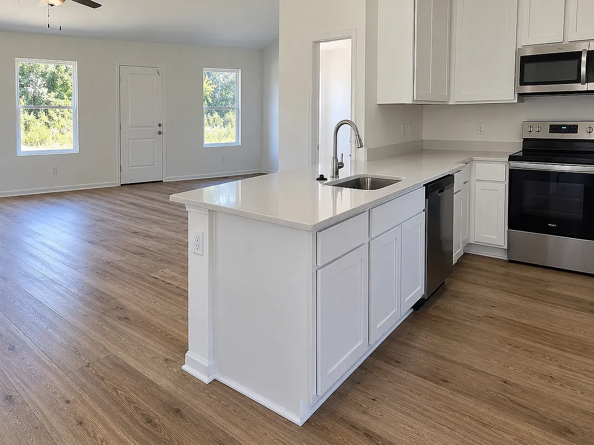 3 bed, 1633 sqft, $1,995 — Photo 3
