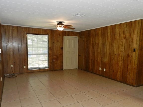 2nd image of 102 Damon Cir