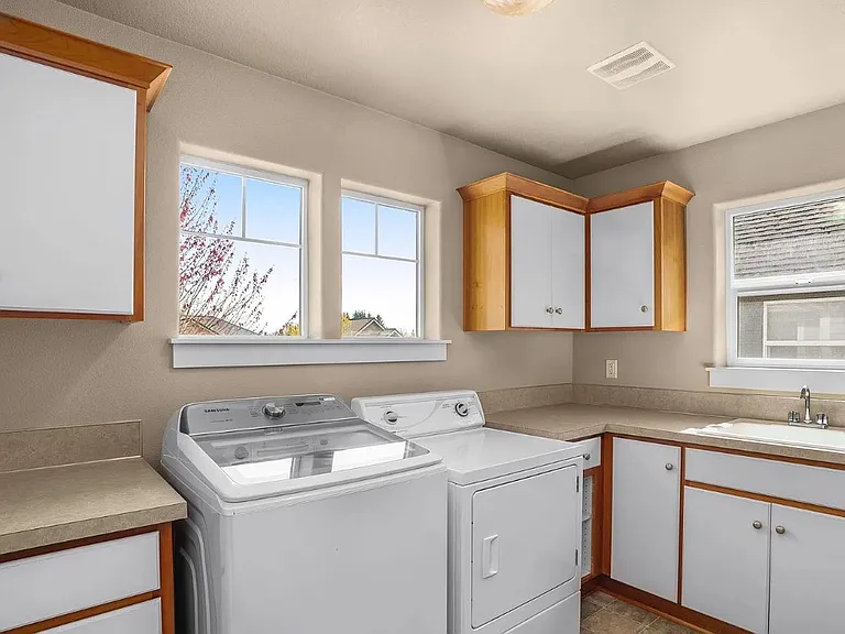 3426 Doubletree St — Photo 15