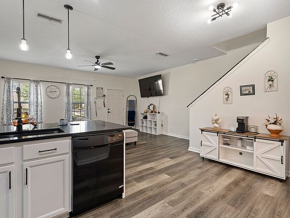 5th image of 509 Sherwood Oaks Dr