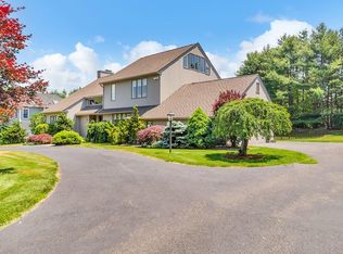 95 Pinewood Hls, Longmeadow, MA 01106