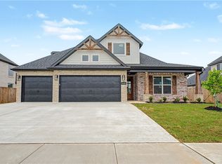 1341 Tiffany St, Centerton, AR 72719