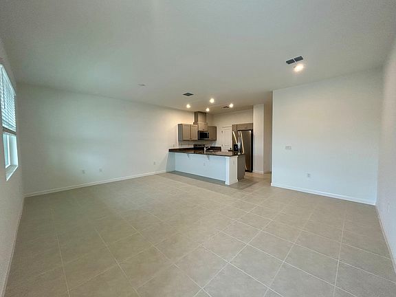 4th image of 165 Rainwood St