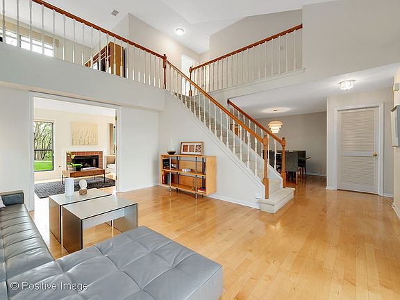 4th image of 2614 Burton Dr