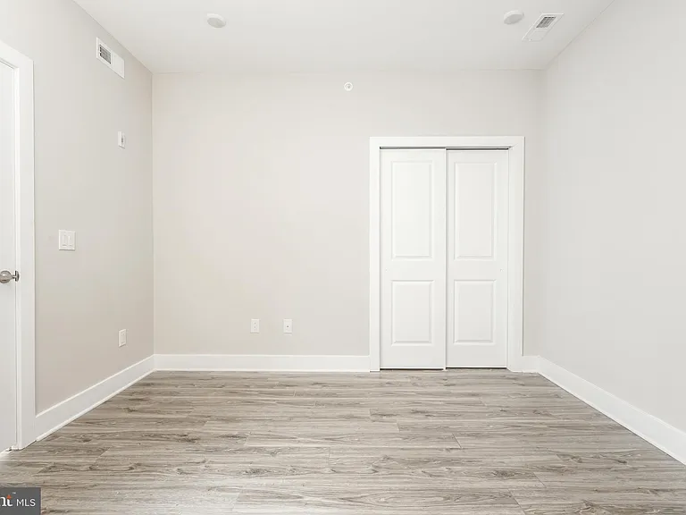 2162 E Norris St #402 — Photo 7