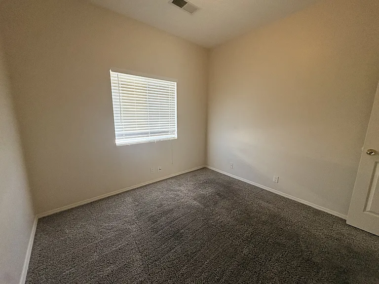 7180 Husky Dr NE — Photo 8