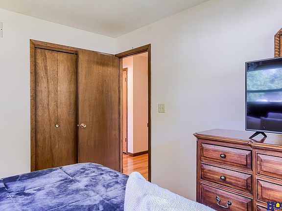 2nd image of 4351 N Park Blvd