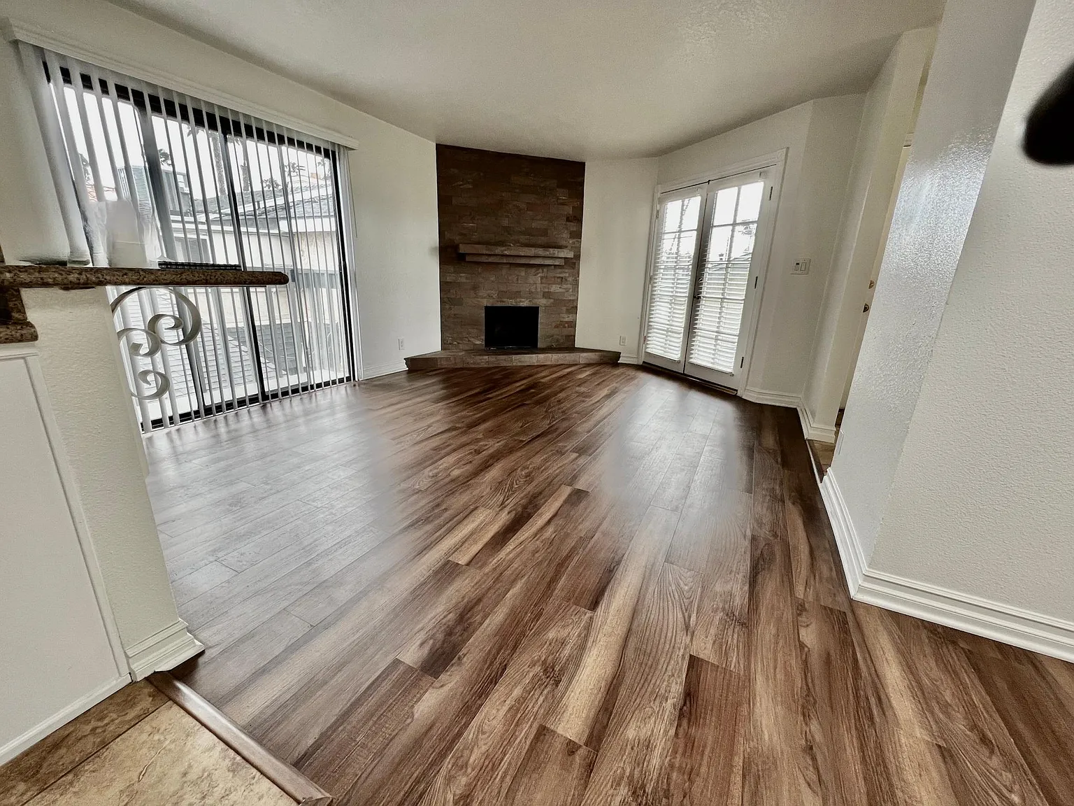 3 bed, 2.5 bath, 1650 sqft, $4,495 — Photo 3