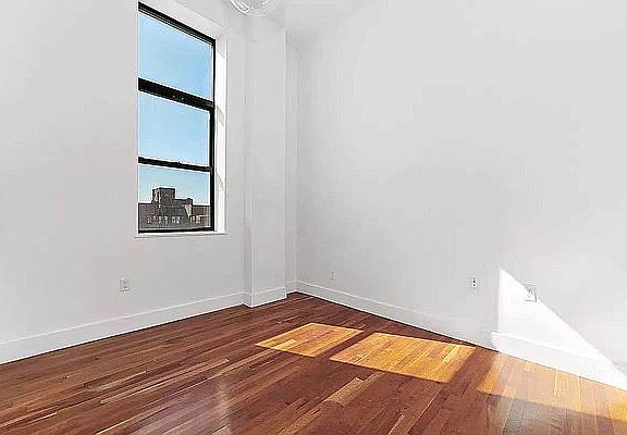 5th image of 178 Bainbridge St #413