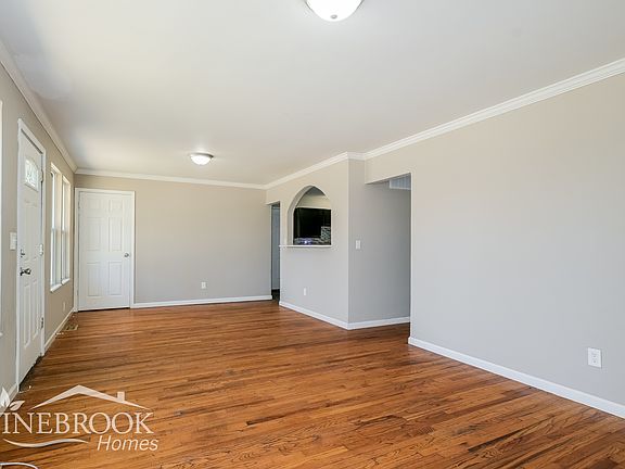 3rd image of 3705 Woodman Dr