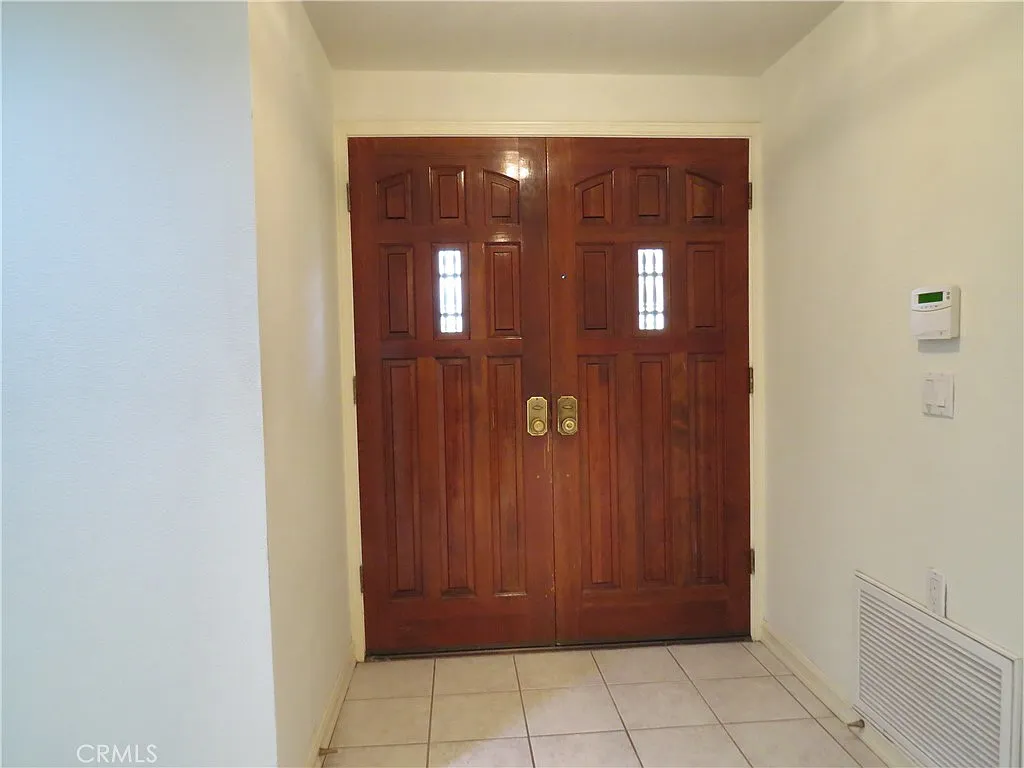 2 bed, 1787 sqft, $3,995 — Photo 4