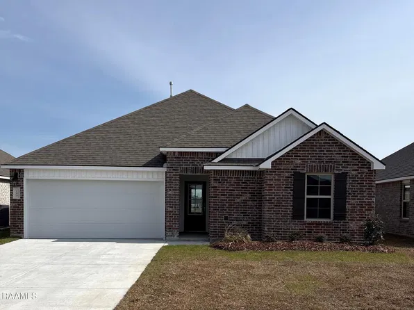 143 Cottage Cove Dr, Maurice, LA 70555